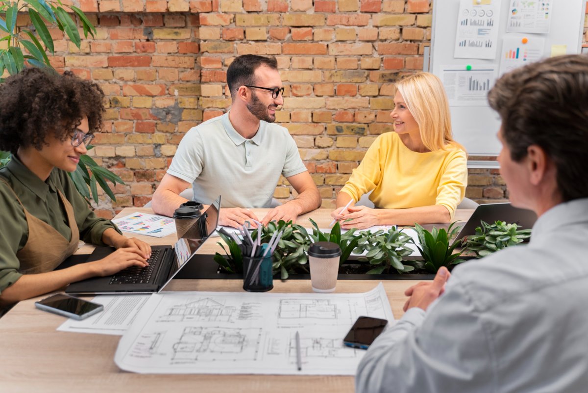 Zespół firmy pracujący nad strategią